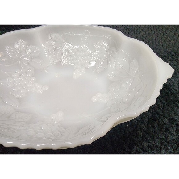 Indiana Glass Milk Glass Harvest/Grapevine Bowl – 1970s Made in USA - Picture 4 of 9